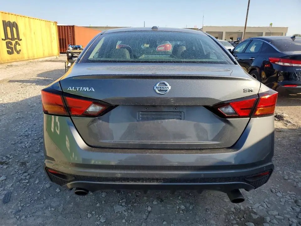 2021 NISSAN ALTIMA SR  