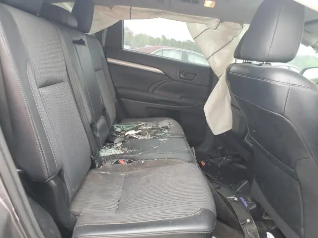 2015 TOYOTA HIGHLANDER LE  