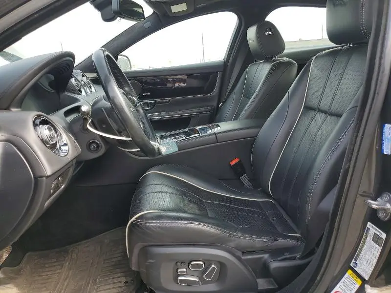 2015 JAGUAR XJ   
