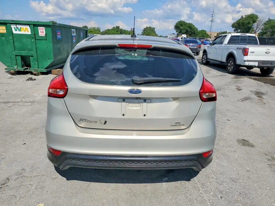 2016 FORD FOCUS SE  