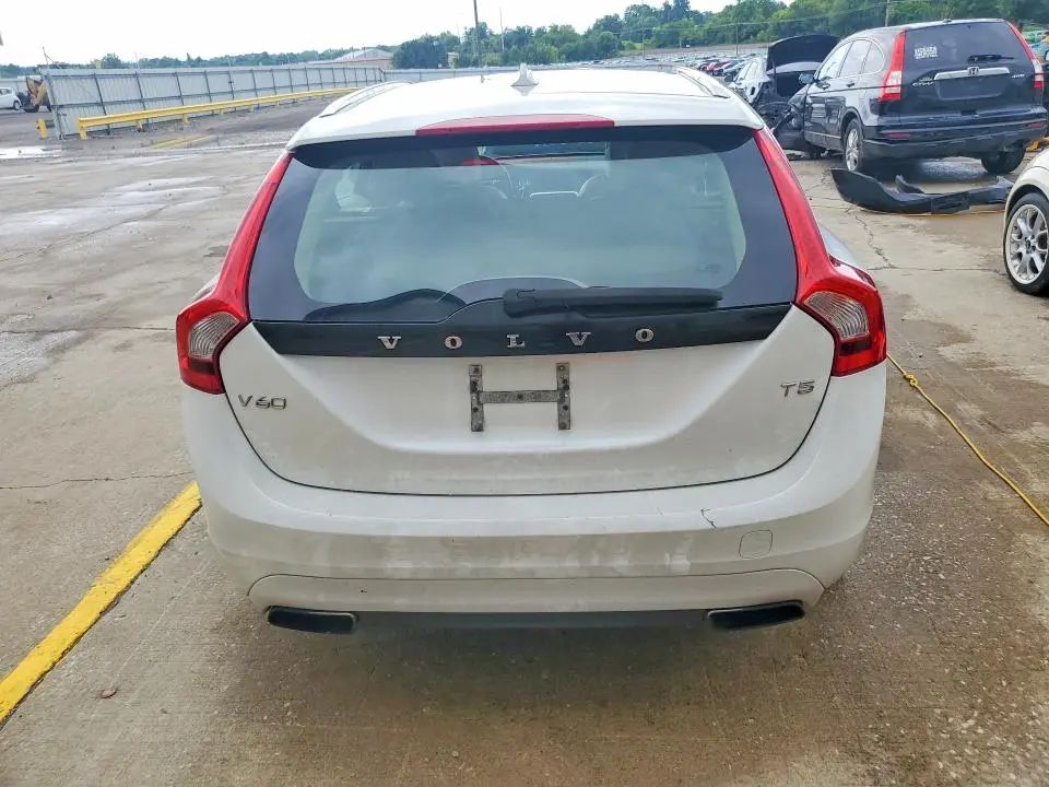 2015 VOLVO V60 T5  