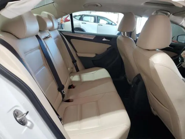 2017 VOLKSWAGEN JETTA SE  