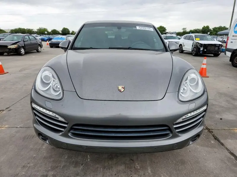 2013 PORSCHE CAYENNE   