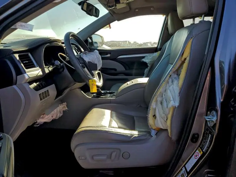 2015 TOYOTA HIGHLANDER XLE  