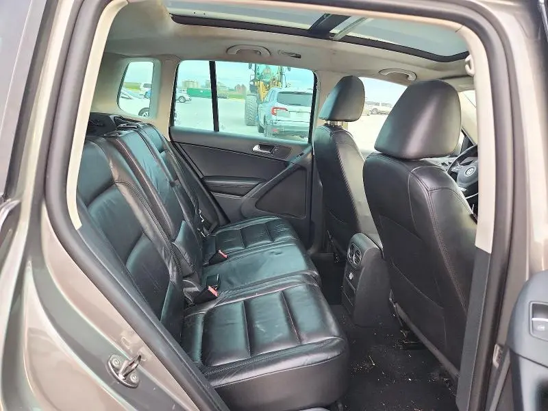2011 VOLKSWAGEN TIGUAN S  