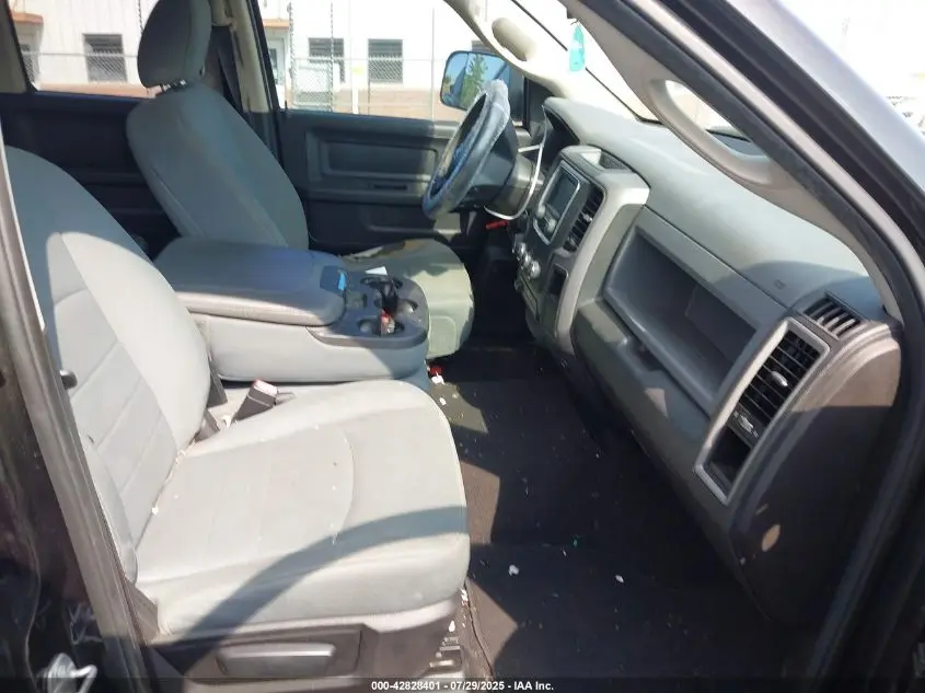 2017 RAM 1500 EXPRESS  4X2 6'4 BOX