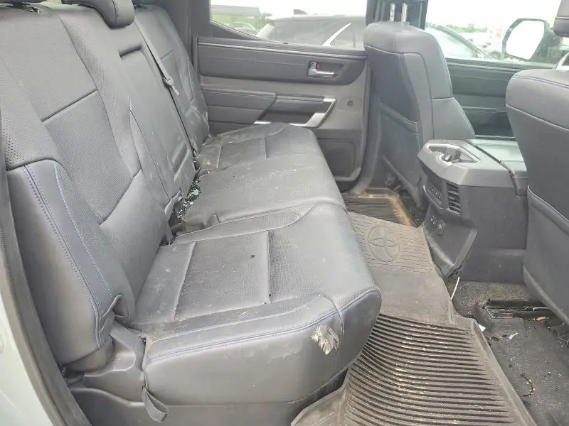 2024 TOYOTA TUNDRA PLATINUM  