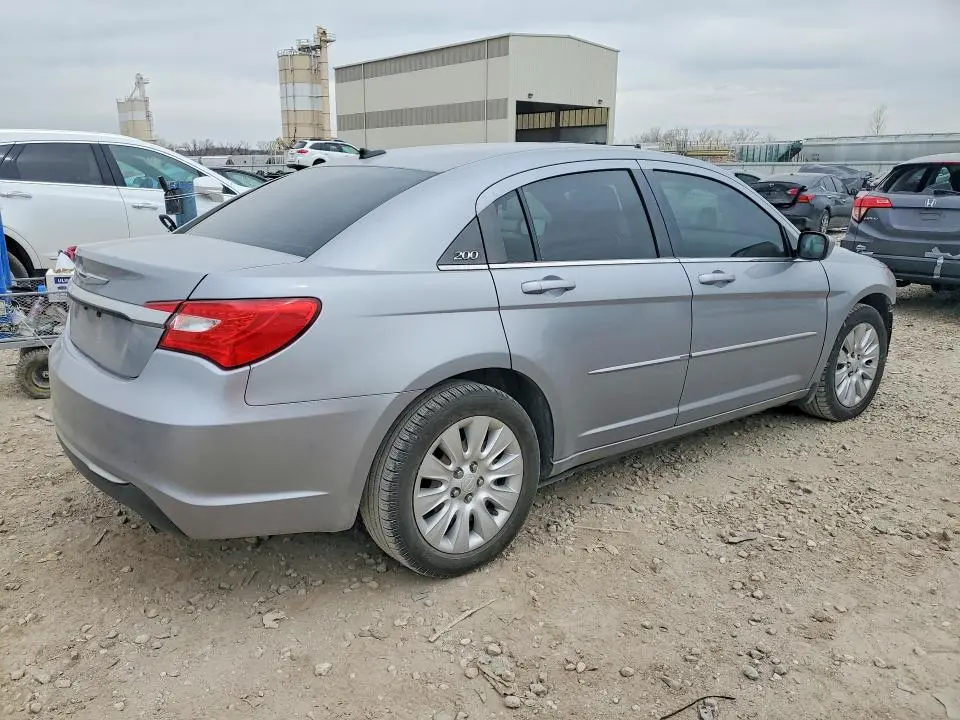 2013 CHRYSLER 200 LX  