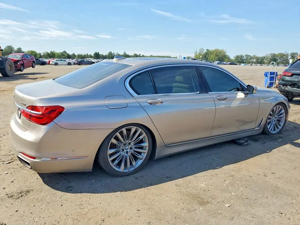 2016 BMW 750 XI  