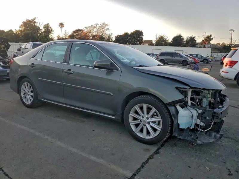 2014 TOYOTA CAMRY SE  