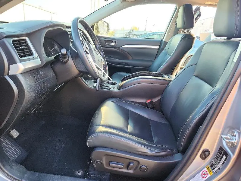 2015 TOYOTA HIGHLANDER XLE  
