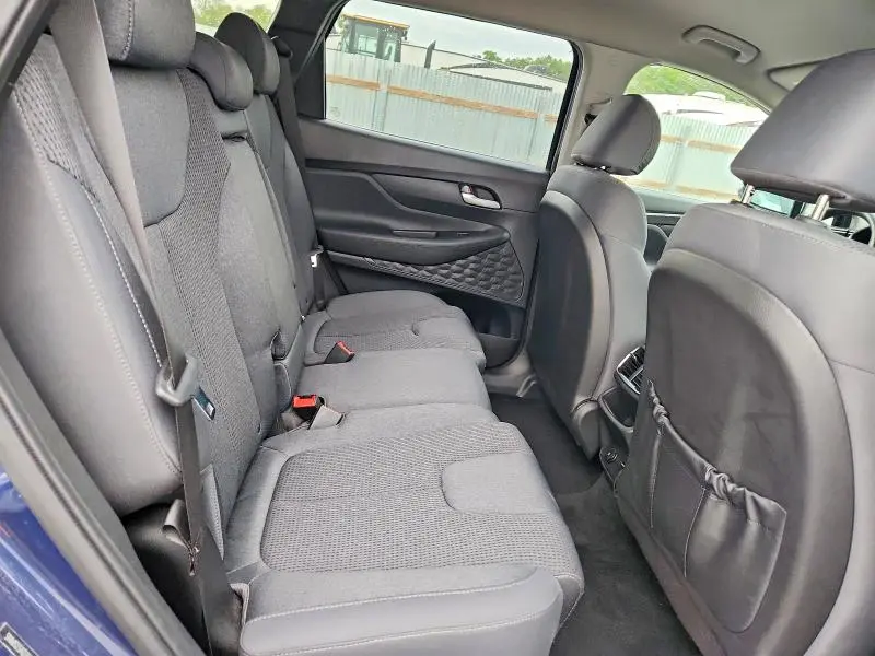 2019 HYUNDAI SANTA FE SE  