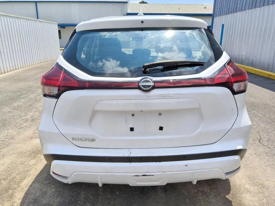 2023 NISSAN KICKS S  