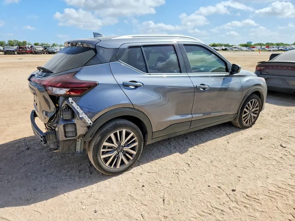 2023 NISSAN KICKS SV  