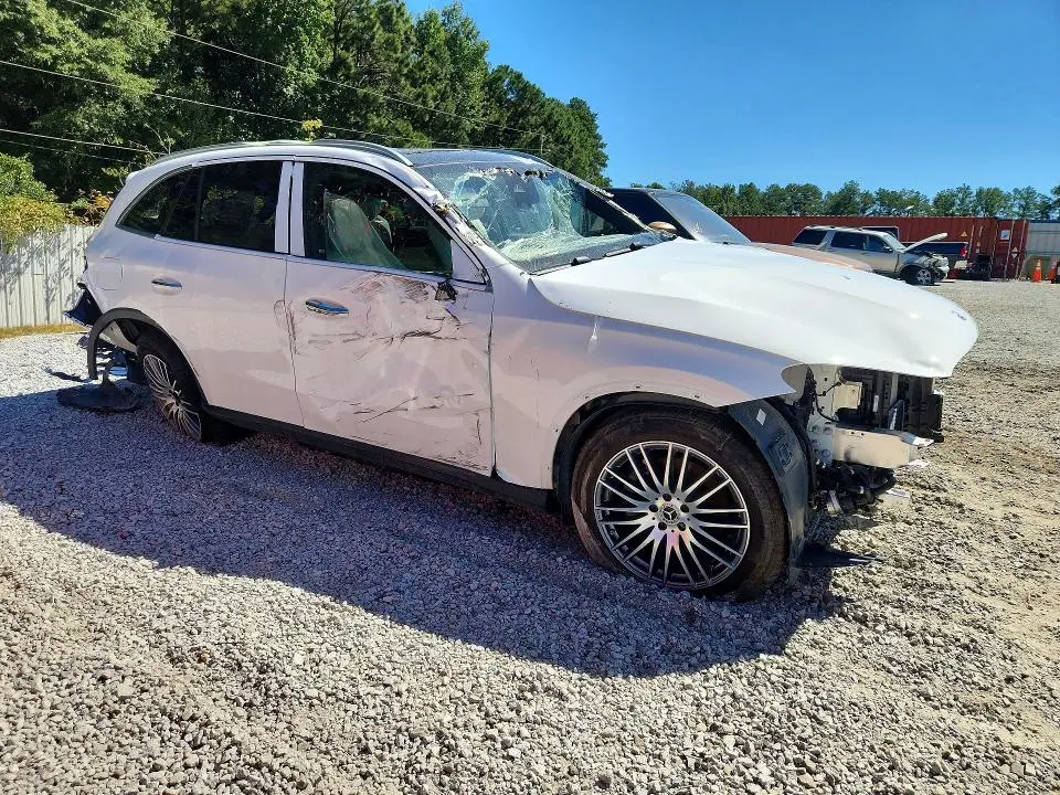 2026 MERCEDES-BENZ GLC 300  