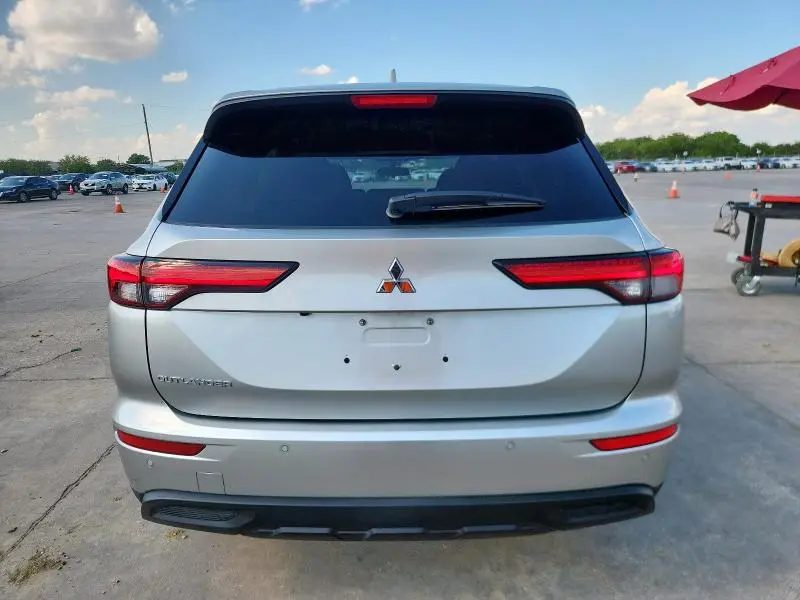 2022 MITSUBISHI OUTLANDER ES