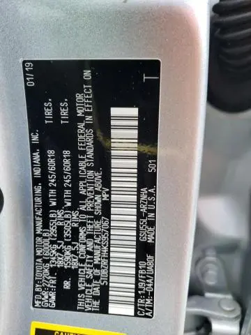 2019 TOYOTA HIGHLANDER LE  