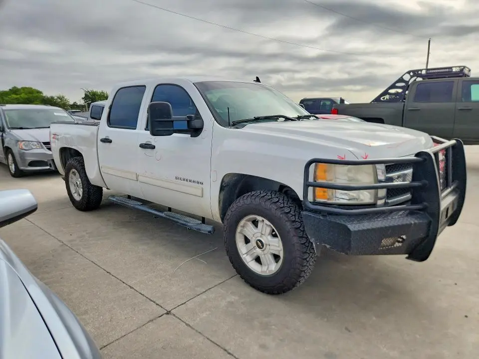 2011 CHEVROLET SILVERADO K1500 LT  