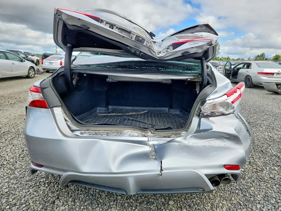 2020 TOYOTA CAMRY SE  
