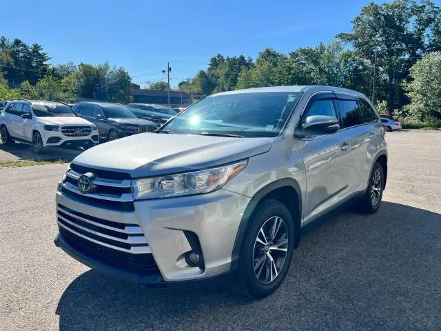 2019 TOYOTA HIGHLANDER LE  