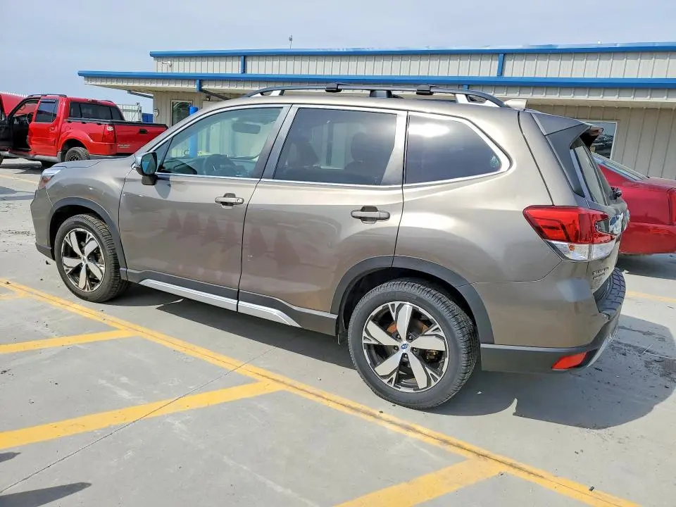 2021 SUBARU FORESTER   