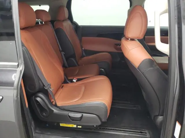 2024 KIA CARNIVAL SX  