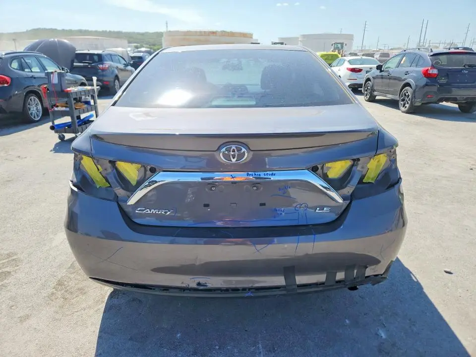 2015 TOYOTA CAMRY LE  