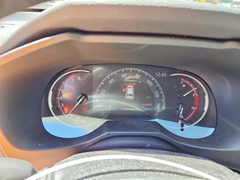 2025 TOYOTA RAV4 XLE  