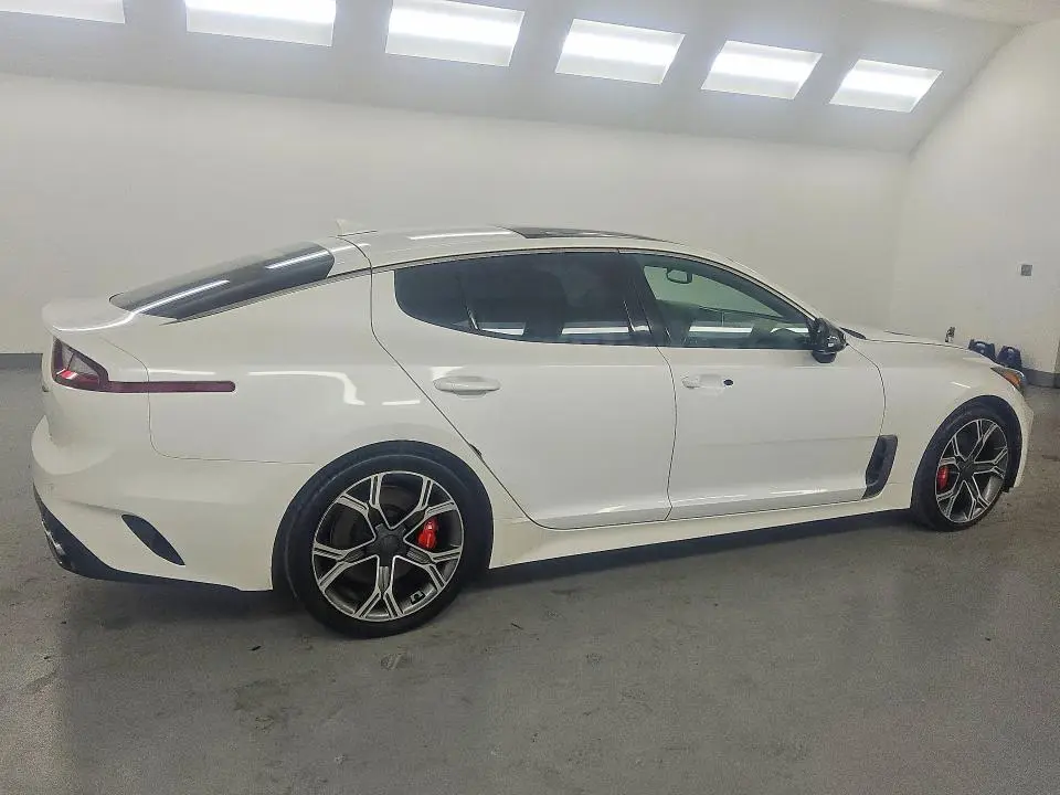 2018 KIA STINGER GT2  