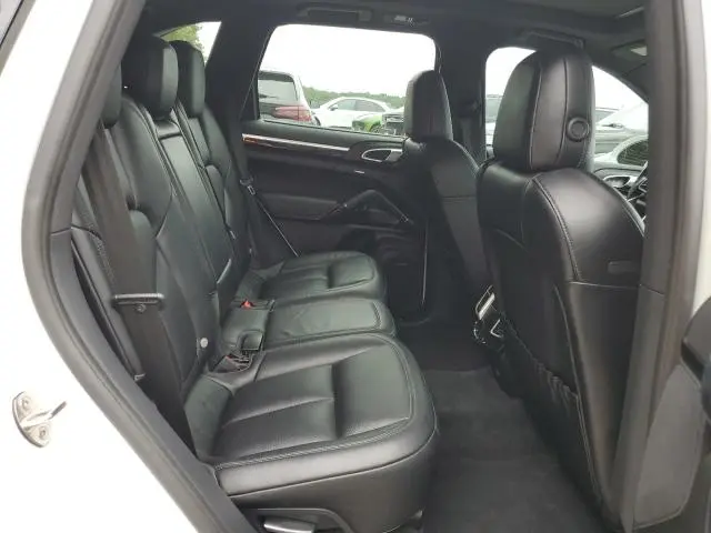 2018 PORSCHE CAYENNE   