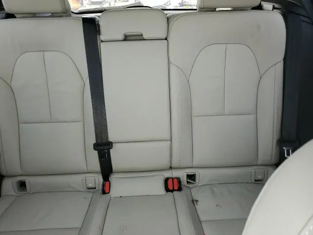 2022 VOLVO XC40 T5 MOMENTUM  