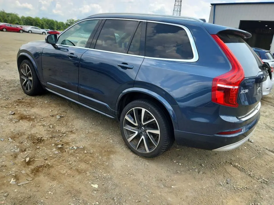 2022 VOLVO XC90 T6 MOMENTUM  