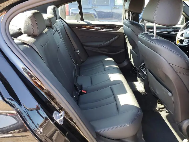 2019 BMW 530E   