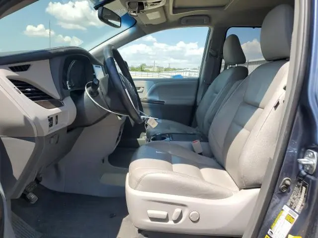 2015 TOYOTA SIENNA XLE