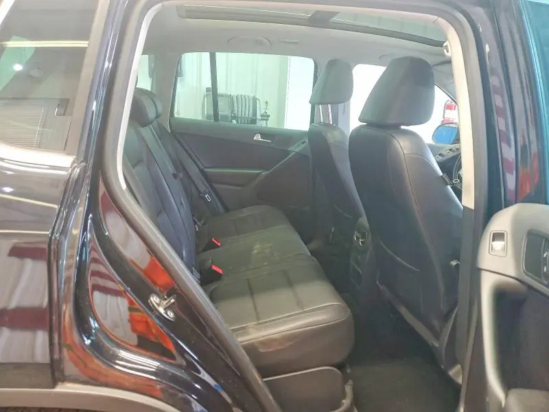 2011 VOLKSWAGEN TIGUAN S  