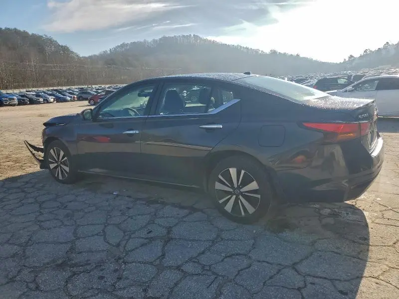 2021 NISSAN ALTIMA SV  