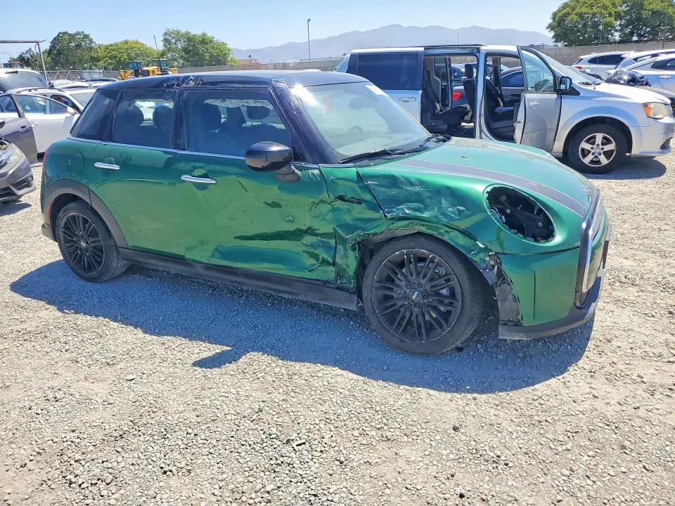 2022 MINI COOPER   