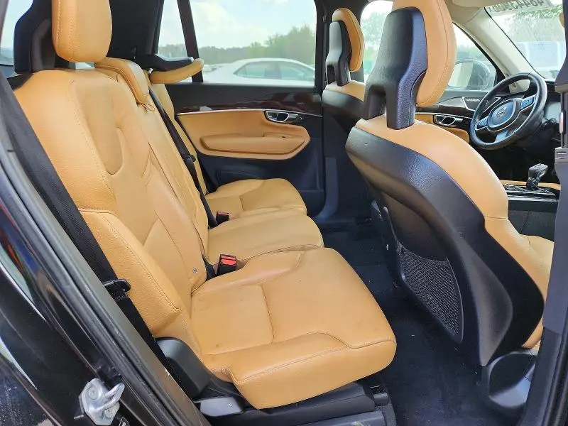 2016 VOLVO XC90 T6  
