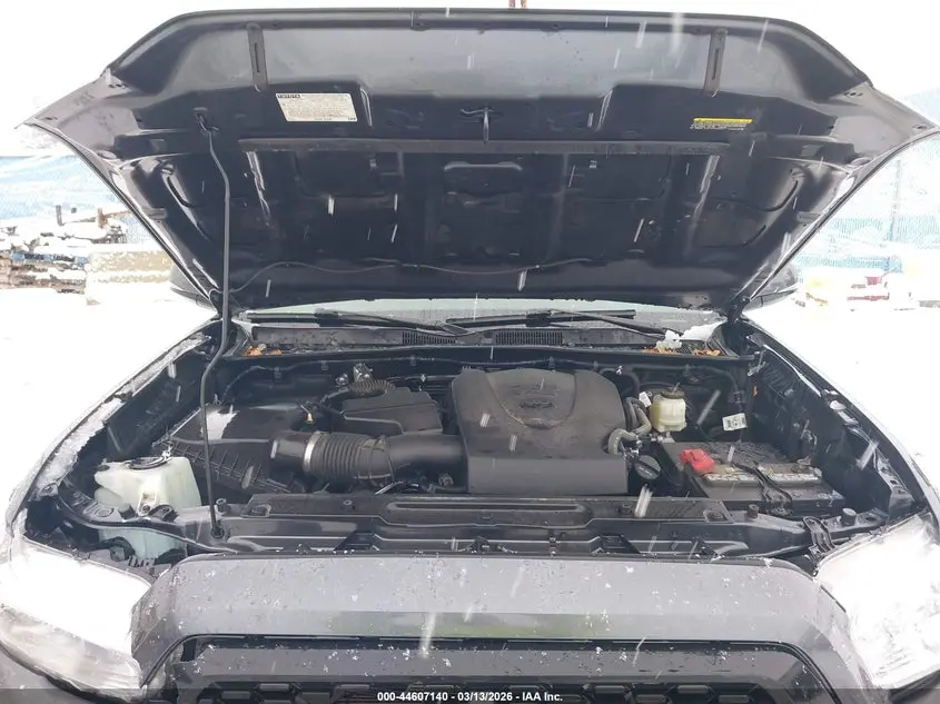 2020 TOYOTA TACOMA SR5 V6