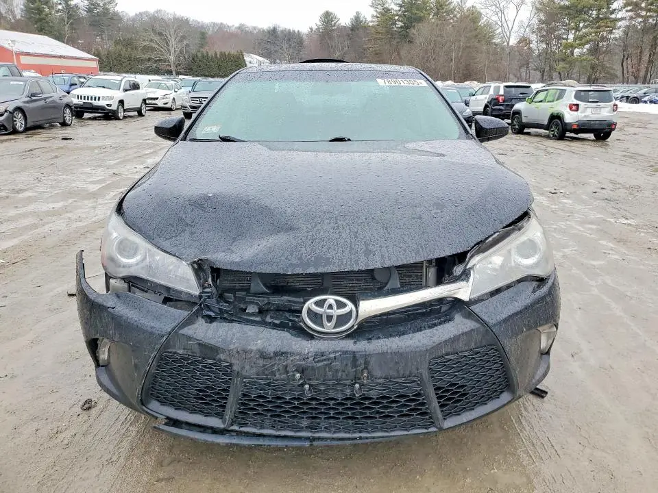 2017 TOYOTA CAMRY SE  