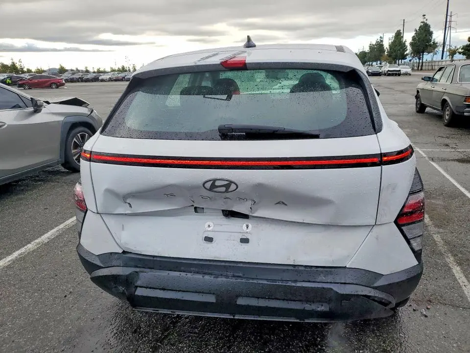 2025 HYUNDAI KONA SE  