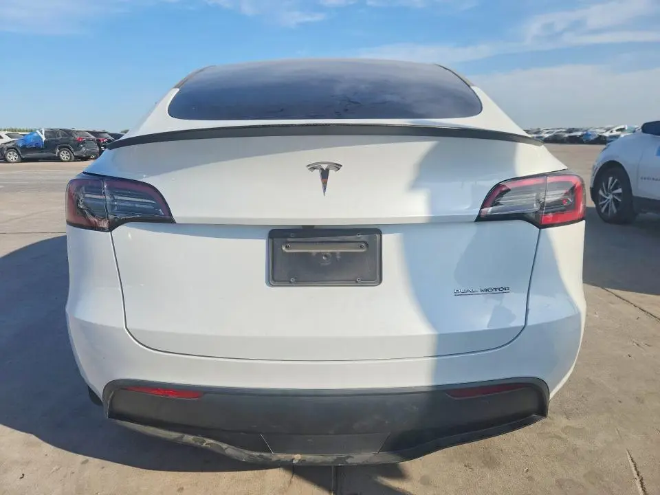 2024 TESLA MODEL Y   