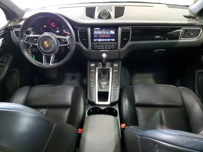 2018 PORSCHE MACAN   
