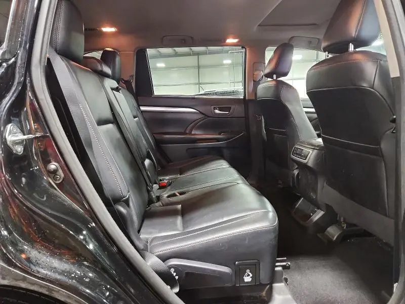 2017 TOYOTA HIGHLANDER XLE  