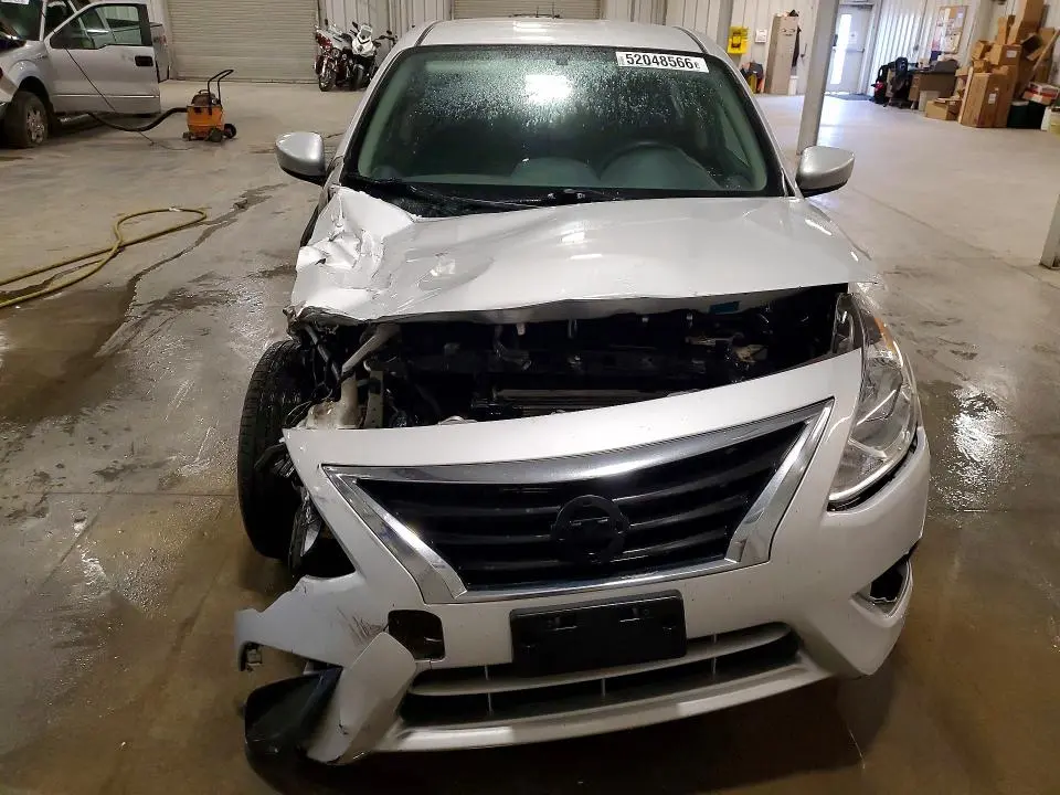 2019 NISSAN VERSA SV  