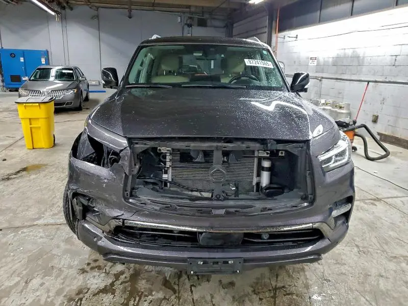 2023 INFINITI QX80 LUXE  
