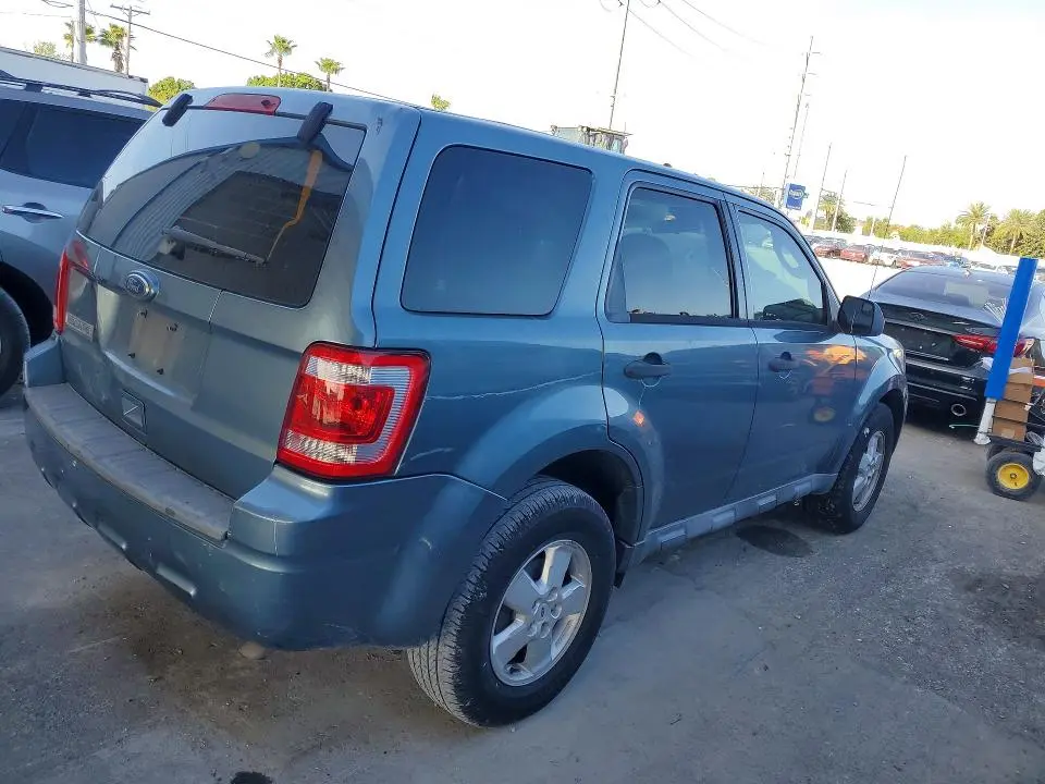 2010 FORD ESCAPE XLS  