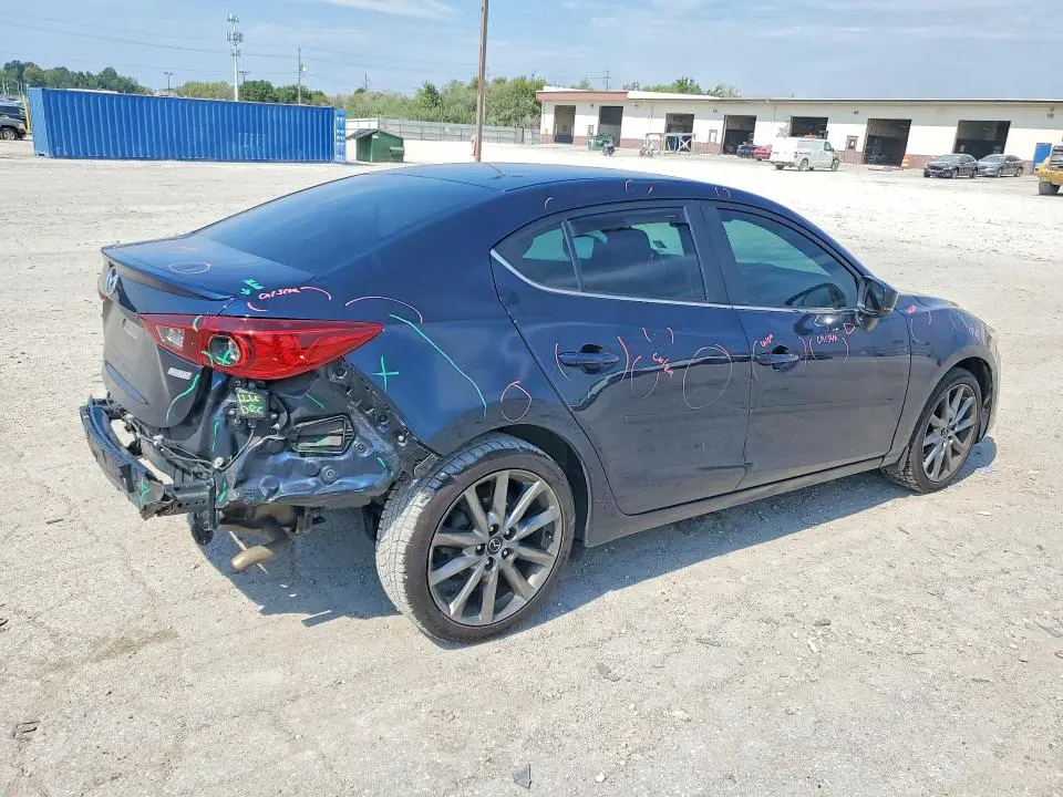 2018 MAZDA 3 TOURING  