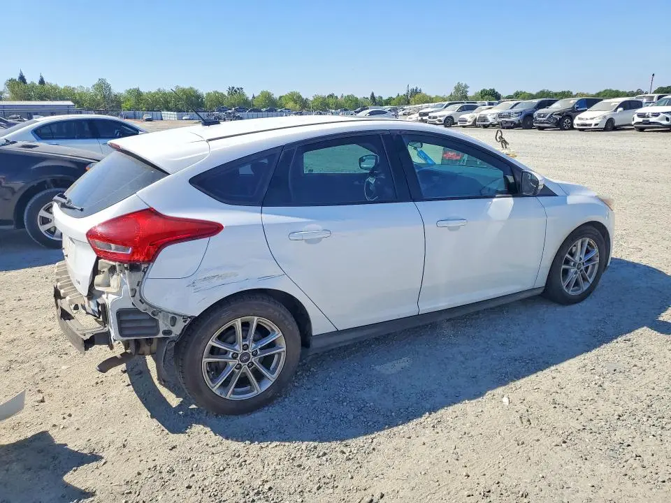2016 FORD FOCUS SE  