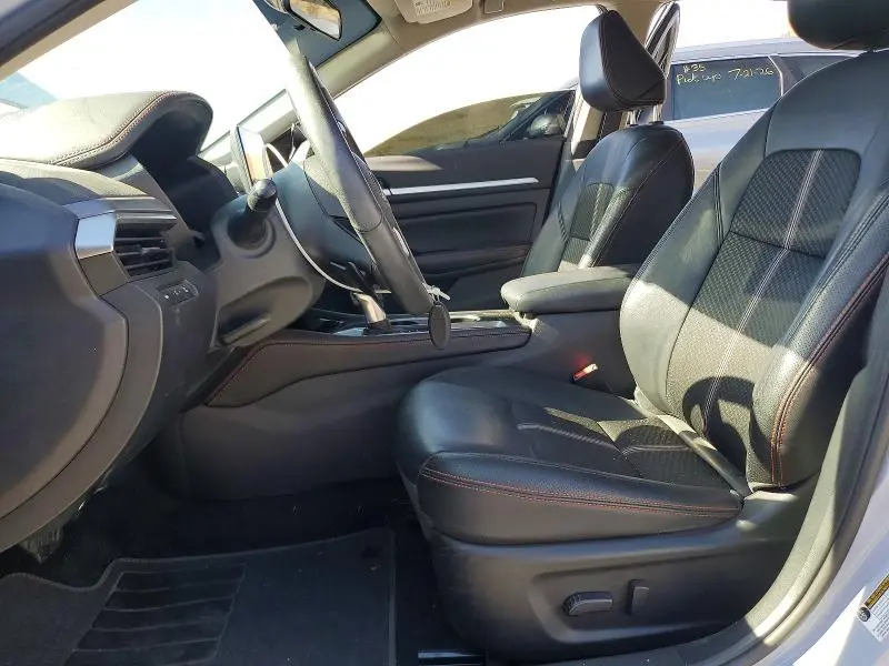 2024 NISSAN ALTIMA SR  